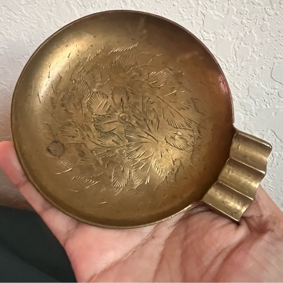 Vintage Round Etched Brass Ashtray Hand Made in India - Picture 1 of 3